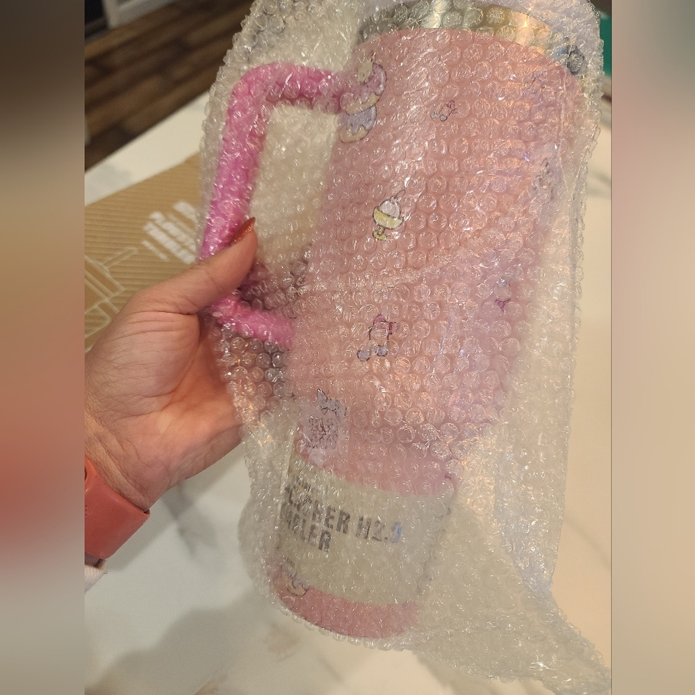 Stanley Pink Quencher H2.0 Tumbler - Picture 3 of 5